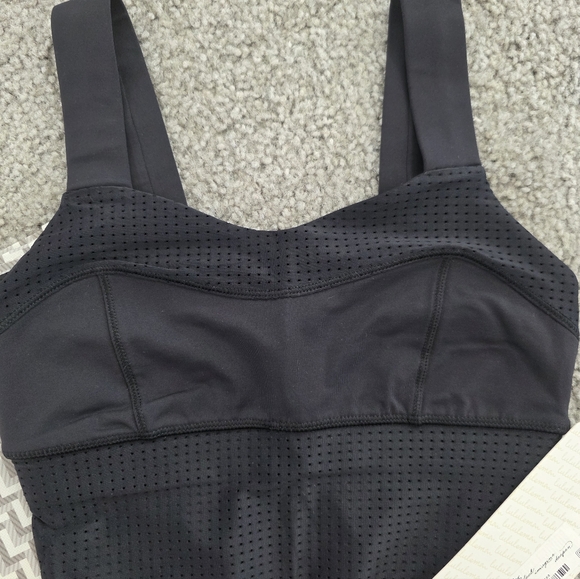 Lululemon Var-City Long Line Bra Black NEW WITH TAGS & BAG Size 2 - Picture 4 of 8
